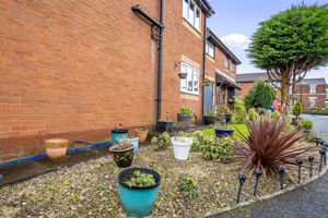 Photo 32- click for photo gallery